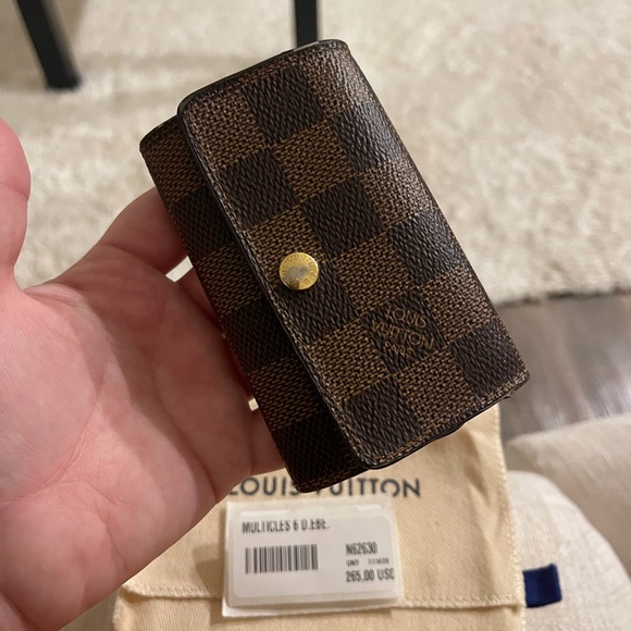 Louis Vuitton 6 Ring Keyholder in Damier Ebene - Picture 3 of 8